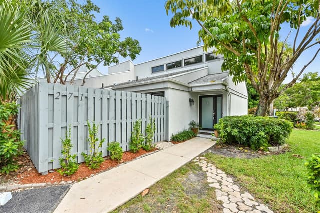 271 NW 15th Street, Boca Raton FL 33432 - Boca Raton, FL - Photo 3