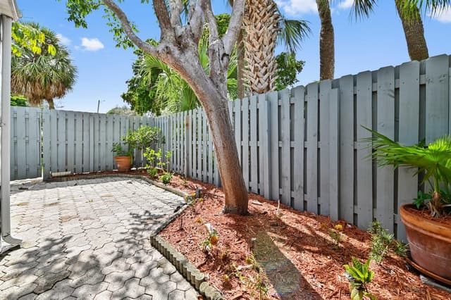 271 NW 15th Street, Boca Raton FL 33432 - Boca Raton, FL - Photo 5
