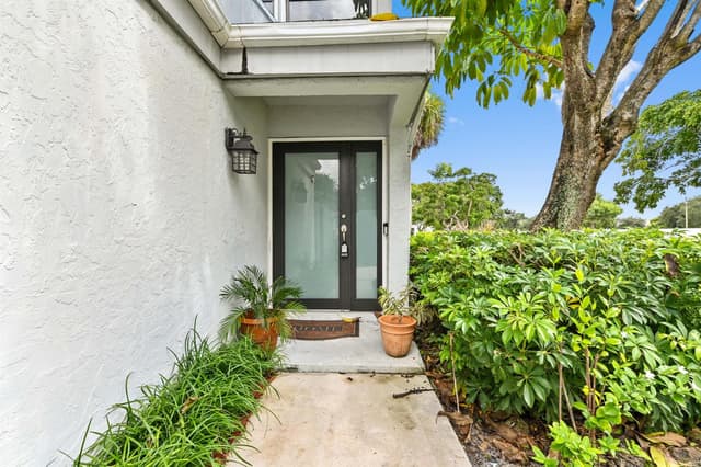 271 NW 15th Street, Boca Raton FL 33432 - Boca Raton, FL - Photo 4