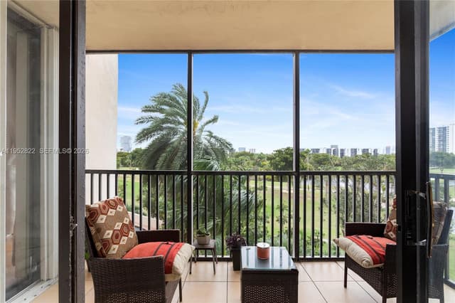 20379 W Country Club Dr # 532, Aventura FL 33180 - Aventura, FL - Photo 3