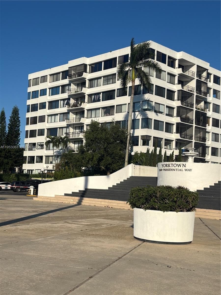1500 Presidential Way # 504, West Palm Beach FL 33401 - West Palm Beach, FL - Photo 1