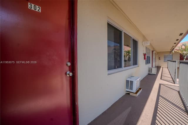 251 SW 134th Way # 302M, Pembroke Pines FL 33027 - Pembroke Pines, FL - Photo 2