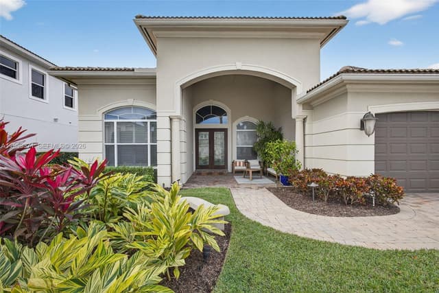 307 Charroux Dr, Palm Beach Gardens FL 33410 - Palm Beach Gardens, FL - Photo 2