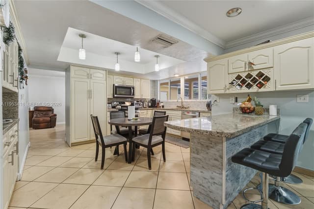 7630 Embassy Blvd, Miramar FL 33023 - Miramar, FL - Photo 7