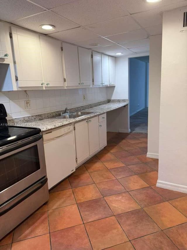 3660 NE 166TH ST # 609, North Miami Beach FL 33160 - North Miami Beach, FL - Photo 3