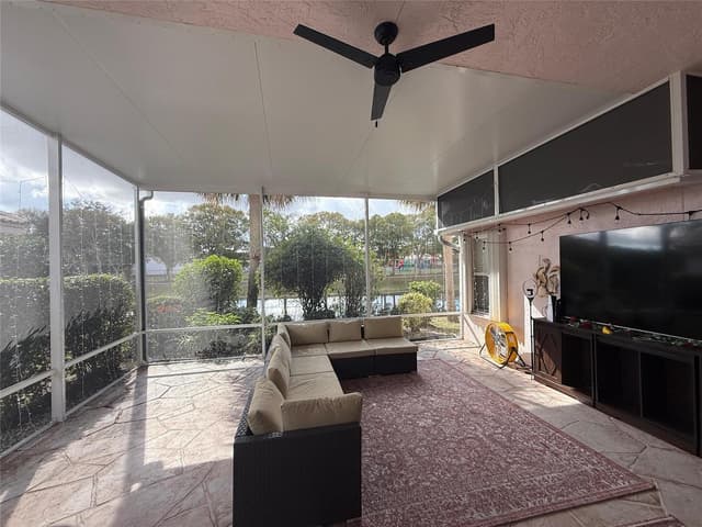 2824 Waters Edge Circle, FL 33413 - Photo 7