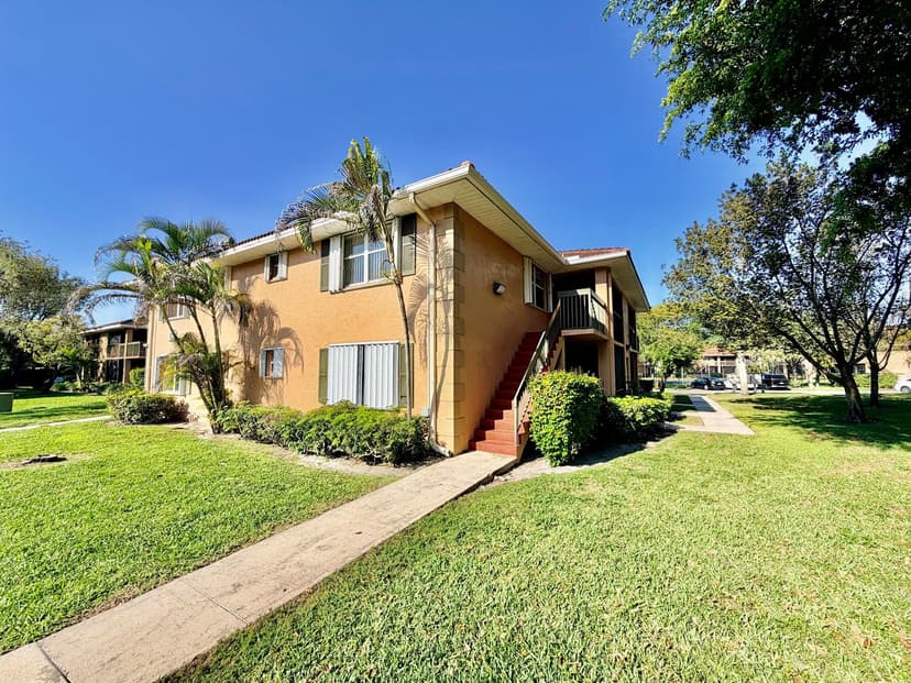 741 NW 104th Avenue # 203, Hollywood FL 33026