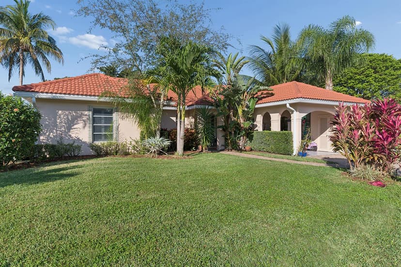 13 Fairway, Boynton Beach FL 33436