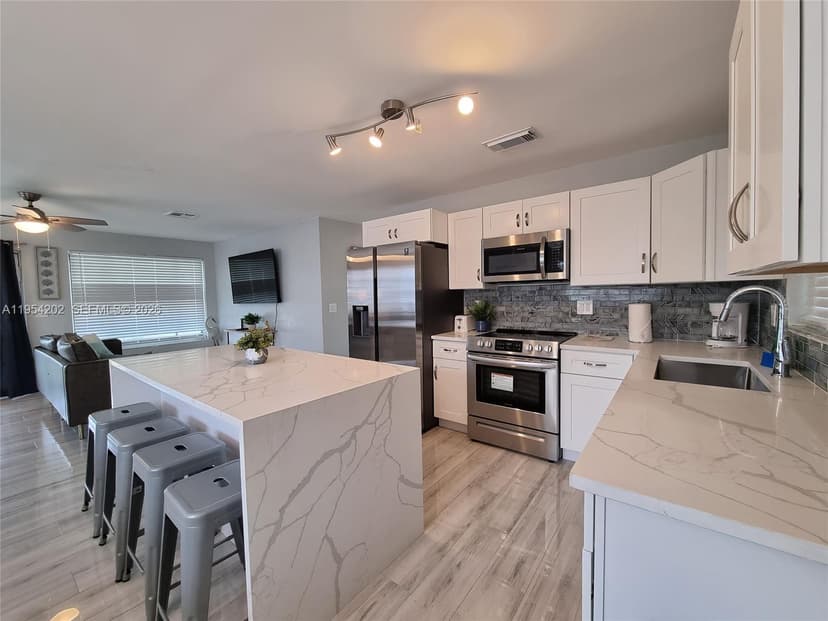 4740 SW 43rd Ave, Dania Beach FL 33314