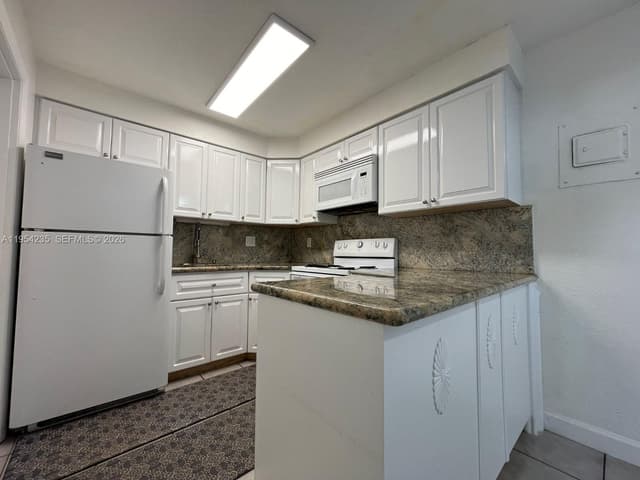 1824 Monroe St # 1, Hollywood FL 33020 - Hollywood, FL - Photo 4