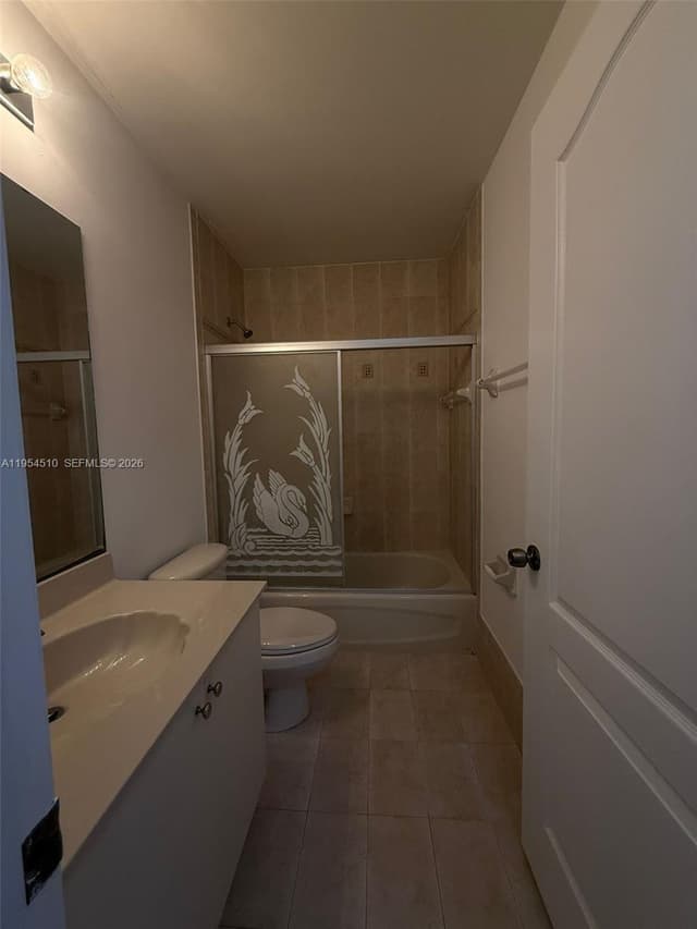 17640 NW 73rd Ave # 19, Hialeah FL 33015 - Hialeah, FL - Photo 2