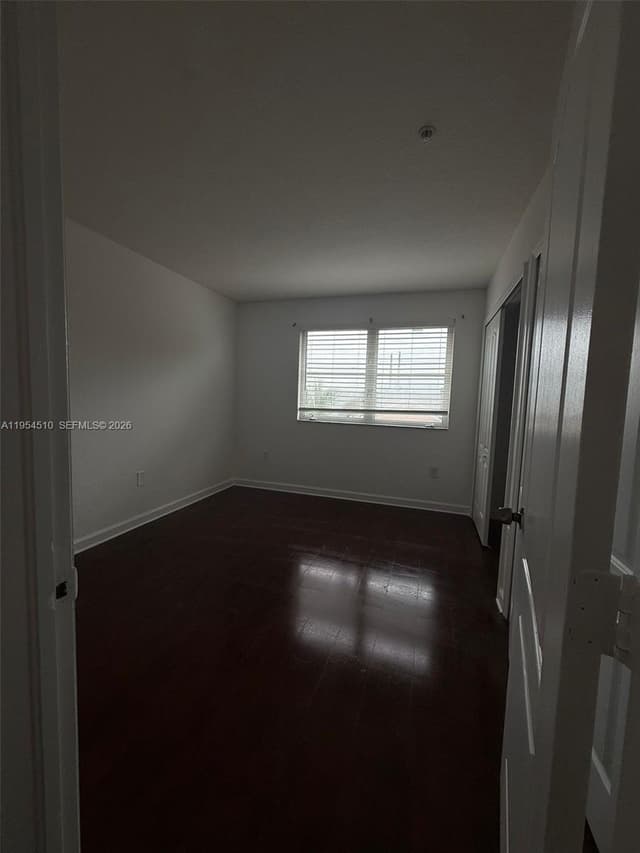 17640 NW 73rd Ave # 19, Hialeah FL 33015 - Hialeah, FL - Photo 3