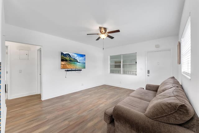 7401 Pines Boulevard # 201, Pembroke Pines FL 33024 - Pembroke Pines, FL - Photo 6