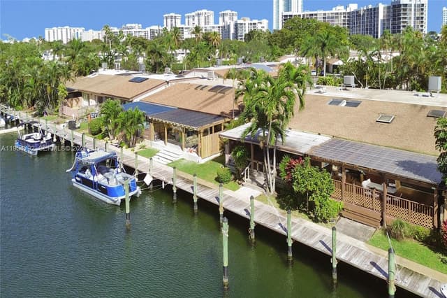 2619 S Parkview Dr, Hallandale Beach FL 33009 - Hallandale Beach, FL - Photo 3