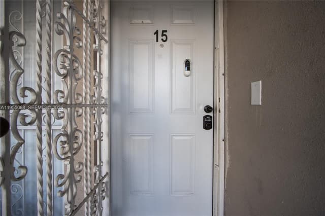 20490 NW 7th Ave # 15, Miami Gardens FL 33169 - Miami Gardens, FL - Photo 3