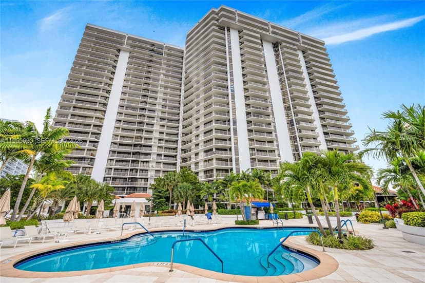 20281 E Country Club Dr # 210, Aventura FL 33180