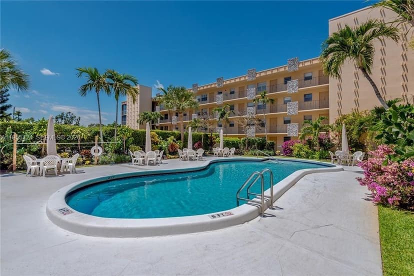 2145 Pierce St # 326, Hollywood FL 33020