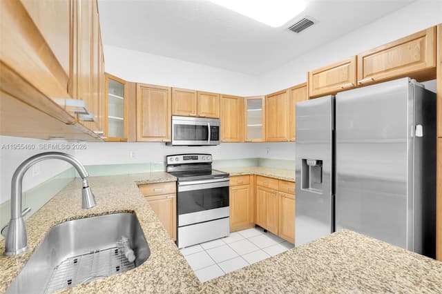 1120 Cliffrose St, Hollywood FL 33019 - Hollywood, FL - Photo 5