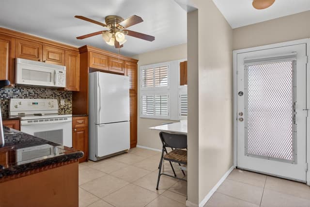 2003 Granada Drive # L4, Coconut Creek FL 33066 - Coconut Creek, FL - Photo 2