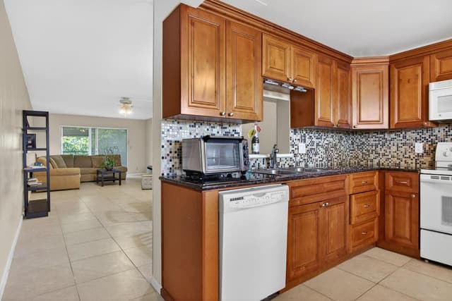 2003 Granada Drive # L4, Coconut Creek FL 33066 - Coconut Creek, FL - Photo 3