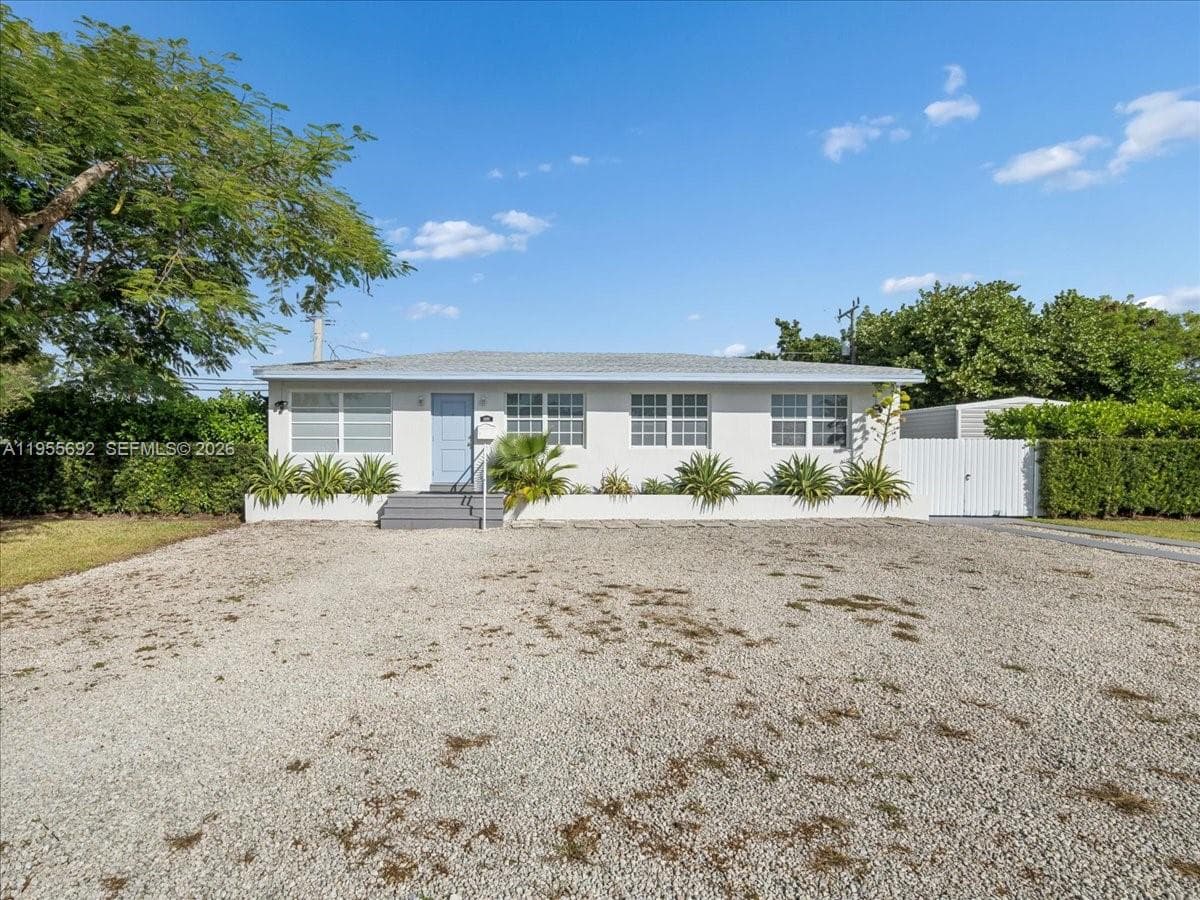 6891 SW 26th Ter, Miami FL 33155
