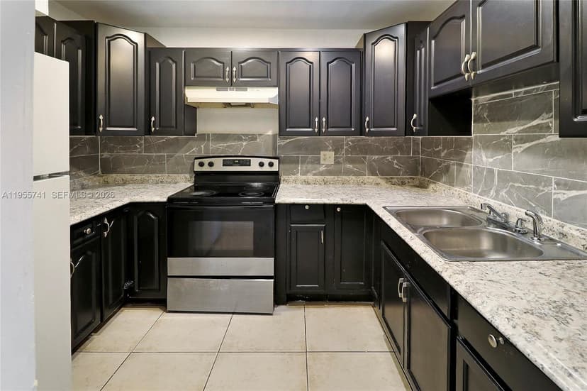 5975 NW 25th Ct # 213, Sunrise FL 33313