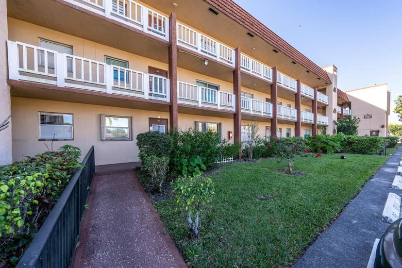 9281 Sunrise Lakes Boulevard # 107, Sunrise FL 33322