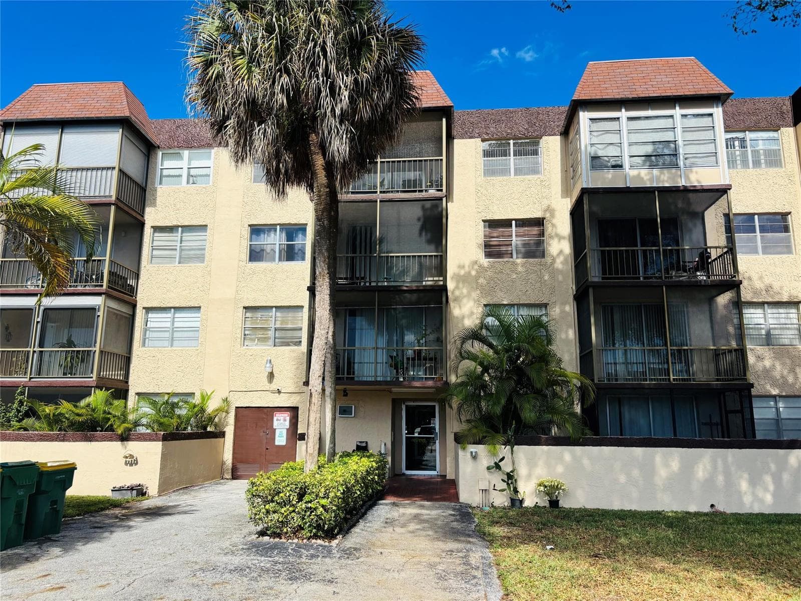 7300 NW 17th Street # 202, Plantation FL 33313 - Plantation, FL - Photo 1