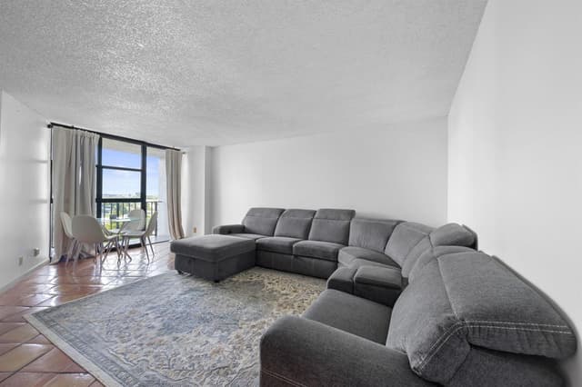 600 Parkview Drive, Hallandale Beach FL 33009 - Hallandale Beach, FL - Photo 6