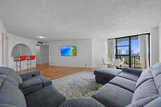 600 Parkview Drive, Hallandale Beach FL 33009 - Hallandale Beach, FL - Photo 5
