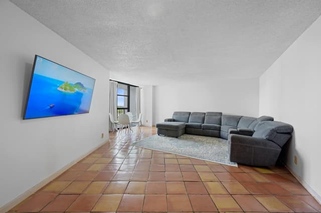 600 Parkview Drive, Hallandale Beach FL 33009 - Hallandale Beach, FL - Photo 4