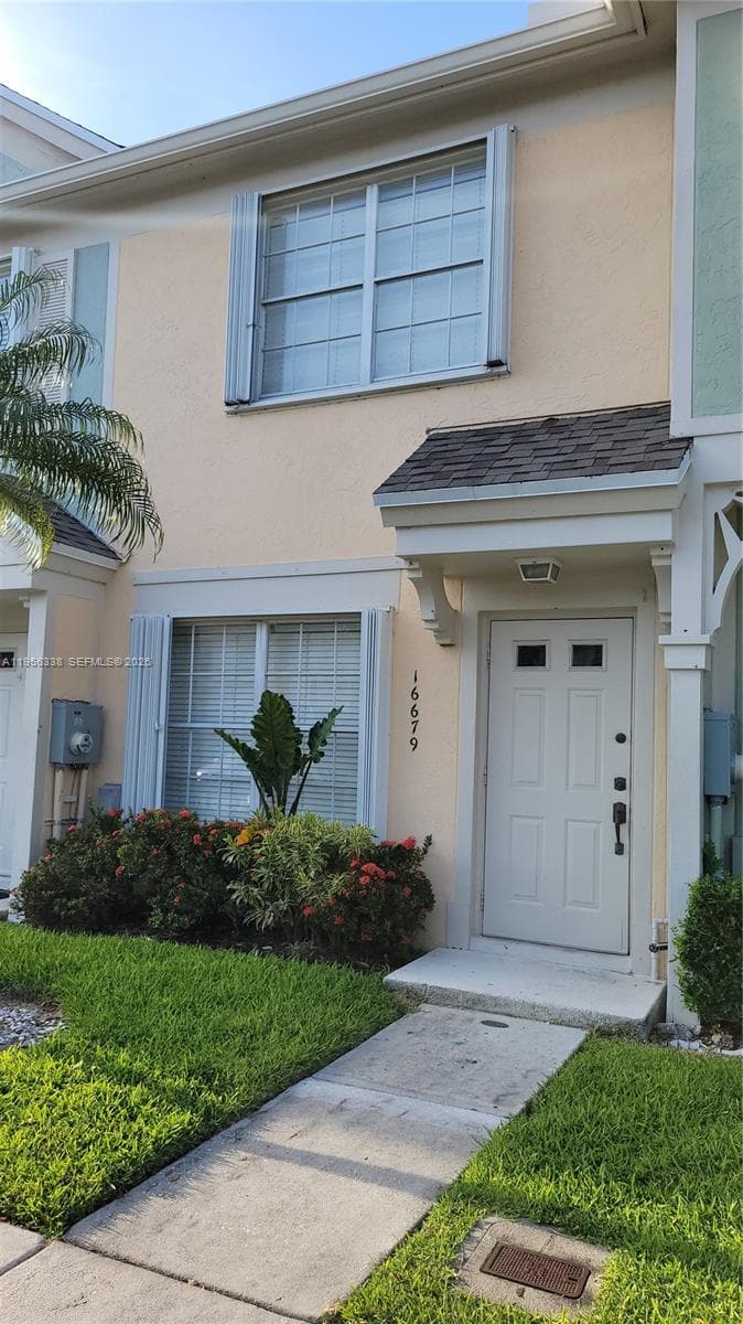 16679 Hemingway Dr, Weston FL 33326