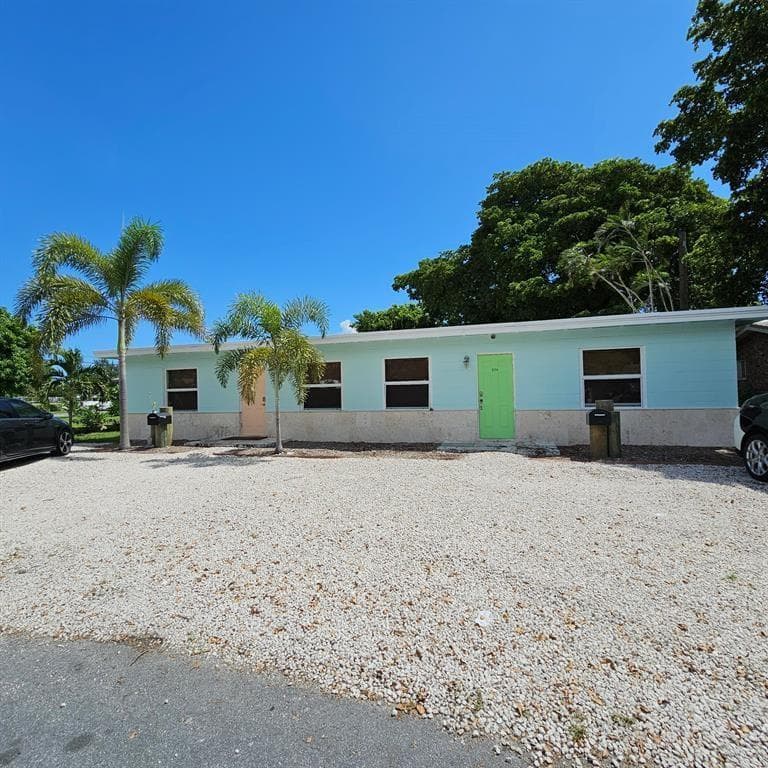 306 NE 13th Avenue, Pompano Beach FL 33060 - Pompano Beach, FL - Photo 1