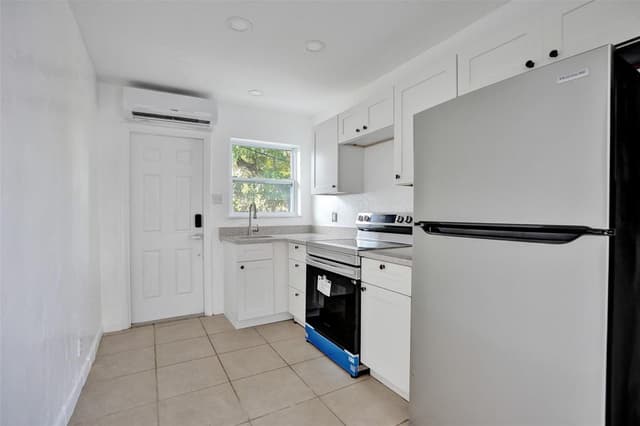 306 NE 13th Avenue, Pompano Beach FL 33060 - Pompano Beach, FL - Photo 4