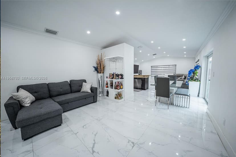 17404 SW 142nd Pl, Miami FL 33177