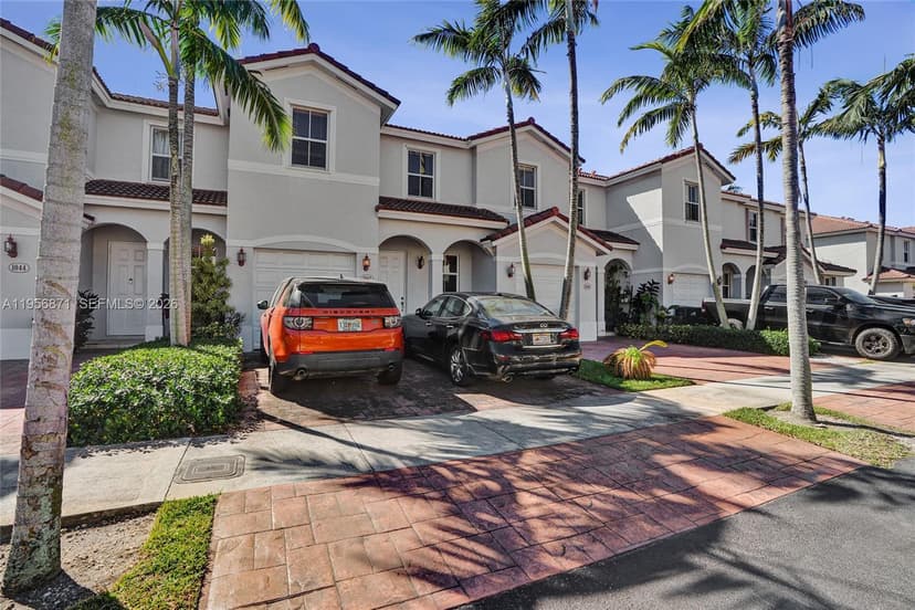 1042 NE 207th Ter, Miami FL 33179