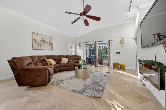 8063 Via Hacienda, Riviera Beach FL 33418 - Riviera Beach, FL - Photo 5