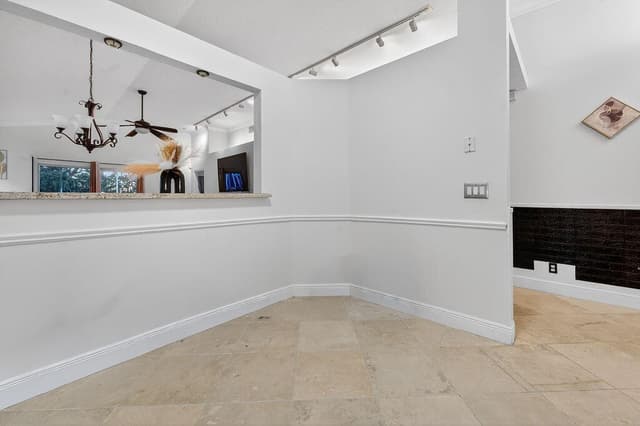 8063 Via Hacienda, Riviera Beach FL 33418 - Riviera Beach, FL - Photo 4
