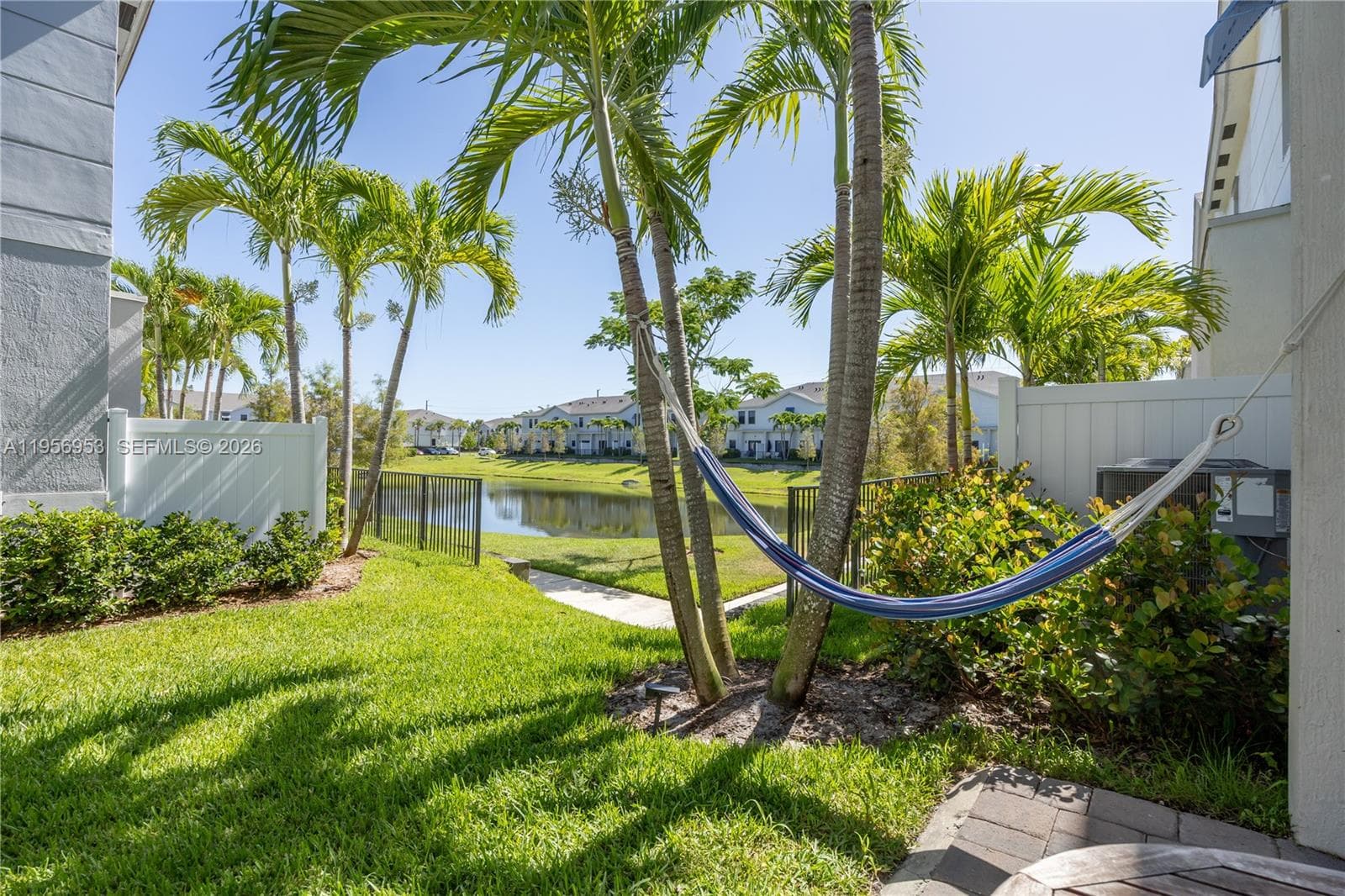 369 NW 8th Ct, Pompano Beach FL 33060 - Pompano Beach, FL - Photo 1