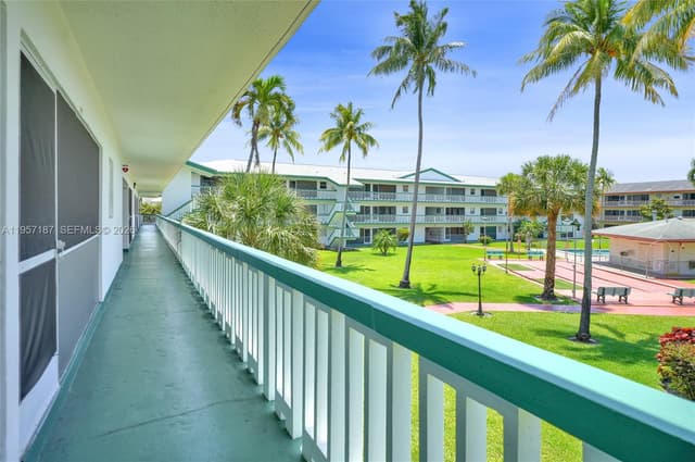 5300 Washington St # I205, Hollywood FL 33021 - Hollywood, FL - Photo 2