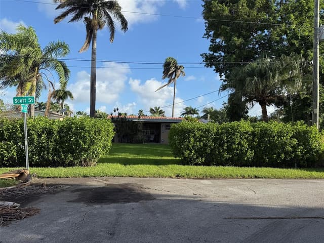 1526 Shenandoah Street, Hollywood FL 33020 - Hollywood, FL - Photo 2