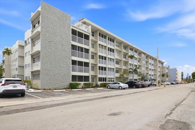 330 SE 2nd St # 501G, Hallandale Beach FL 33009 - Hallandale Beach, FL - Photo 3