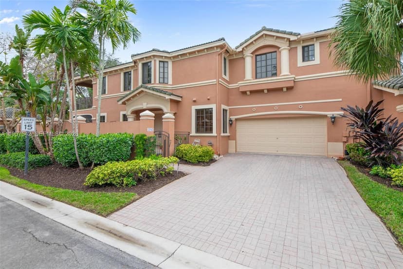 2742 NE Kinsington Cir # 1, Weston FL 33332