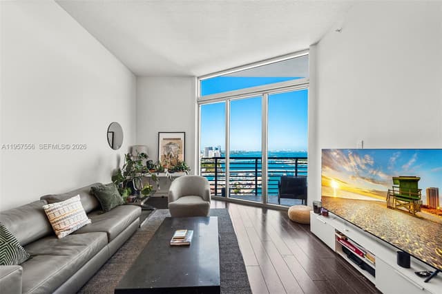 335 S Biscayne Blvd # 10, Miami FL 33131 - Miami, FL - Photo 2
