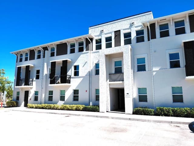 8878 Lake Worth Road # 209, Lake Worth FL 33467 - Lake Worth, FL - Photo 2