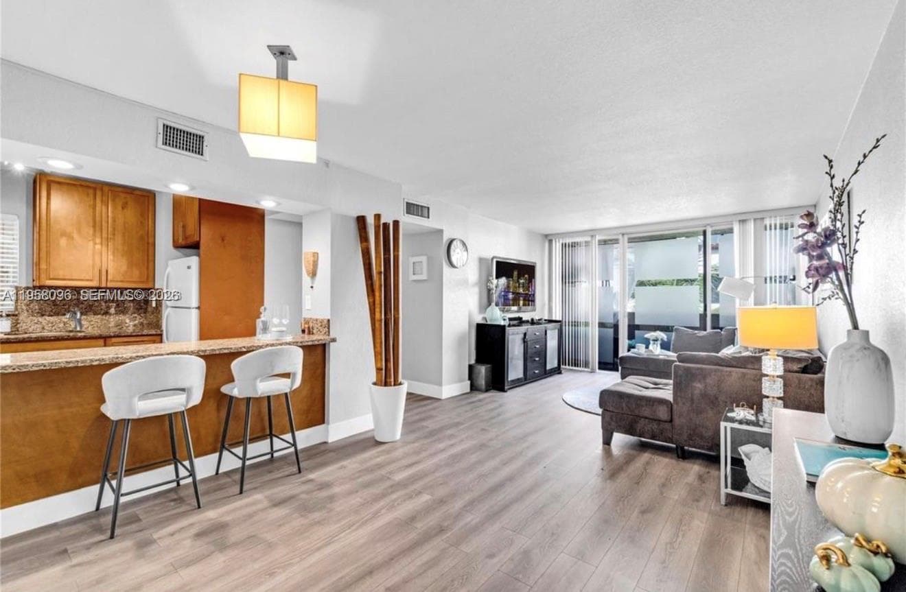 830 NW 87t ave # 303, Miami FL 33172