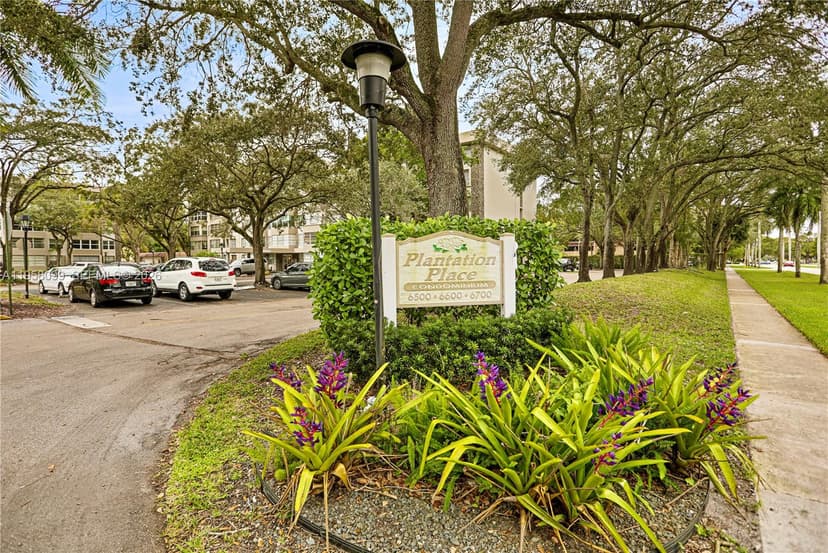 6600 Cypress Rd # 105, Plantation FL 33317