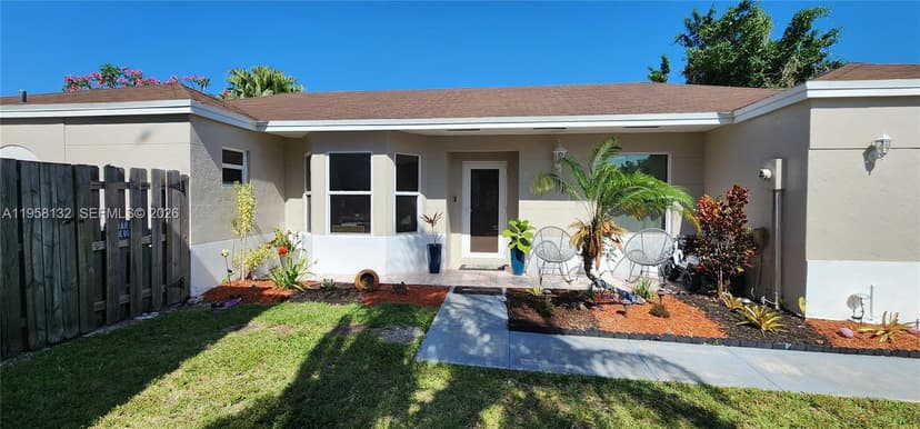 9829 SW 221st St, Cutler Bay FL 33190