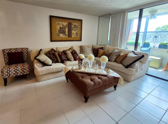 2840 Somerset Drive # 208m, Lauderdale Lakes FL 33311 - Lauderdale Lakes, FL - Photo 5