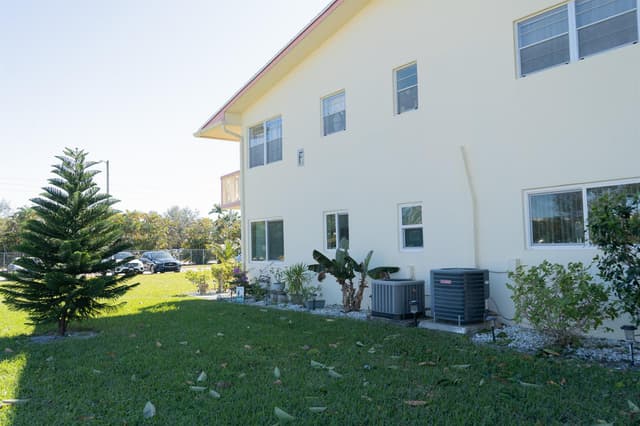131 Easthampton F, West Palm Beach FL 33417 - West Palm Beach, FL - Photo 7